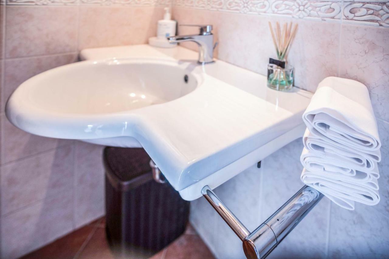 Amore Rentals - Maison Palazzo Correale Sorrento Buitenkant foto